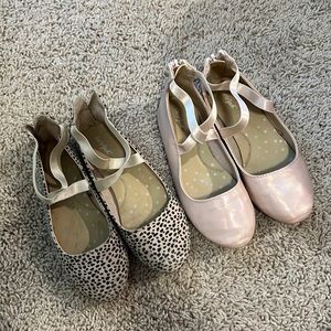 Two pair of cat and jack flats!